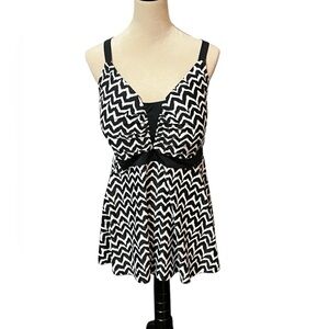 Plus Sz NWT Perona Womens Swim Top Size 26W Padded Bra Multi Color w/Ad Straps